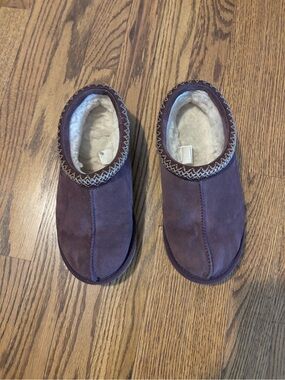 ugg suede slippers size 8